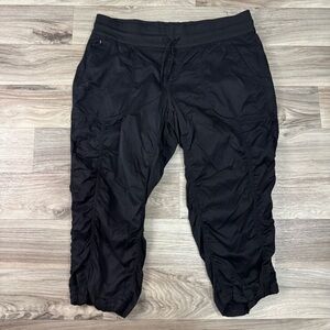 The North Face Aphrodite 2.0 Capri Pants in Black Size Extra Large